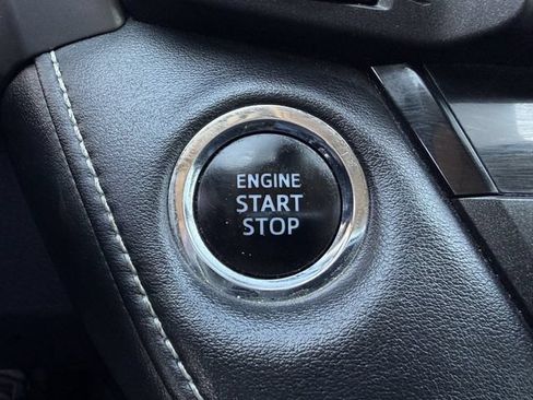 Used 2016 Toyota RAV4 Limited FWD image 19