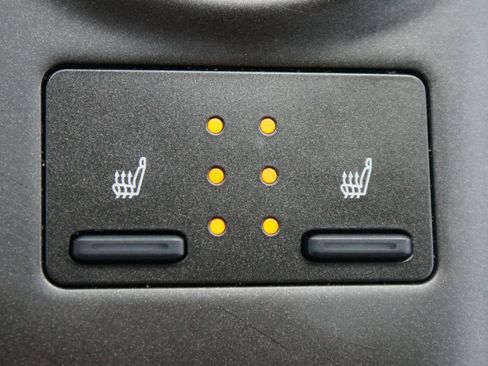 Used 2023 Toyota Camry XSE image 7