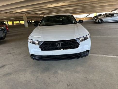 Used 2025 Honda Accord Sport image 2