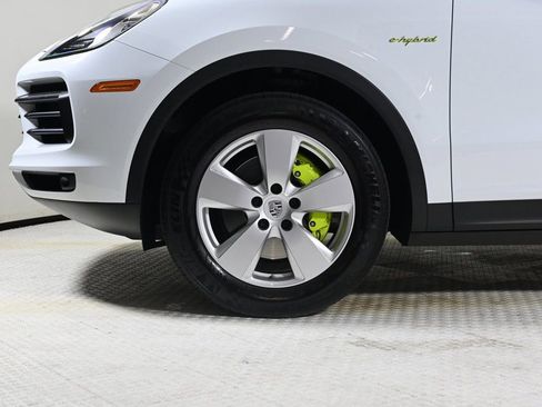Certified 2022 Porsche Cayenne E-Hybrid image 28