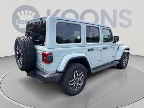 Used 2024 Jeep Wrangler Unlimited Sahara w/ Technology Group AWD/4WD image 5