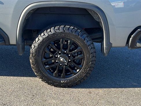 Used 2024 Chevrolet Silverado 2500 Custom w/ Custom Convenience Package image 9