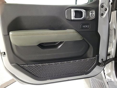 Used 2024 Jeep Wrangler High Altitude image 21