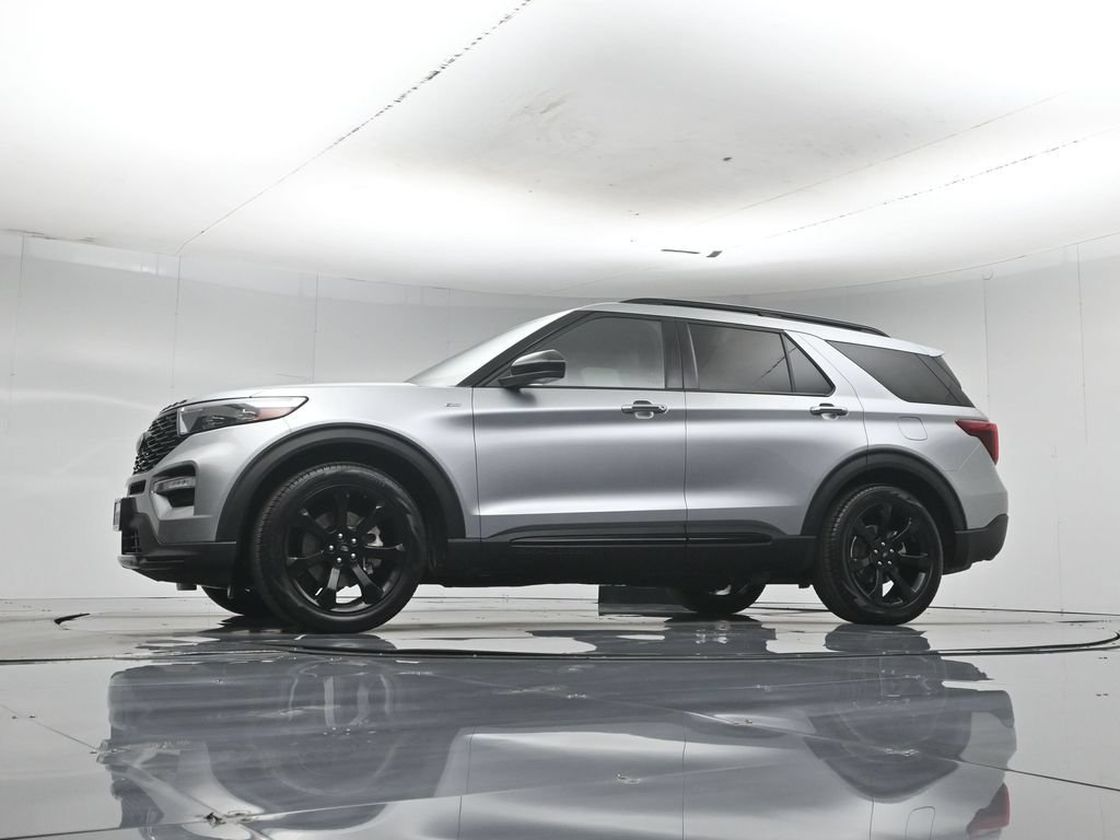Used 2024 Ford Explorer ST-Line w/ Class IV Trailer Tow Package RWD image 52