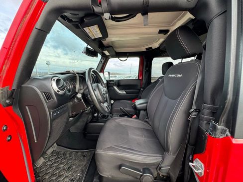 Used 2015 Jeep Wrangler Rubicon w/ Power Convenience Group image 11