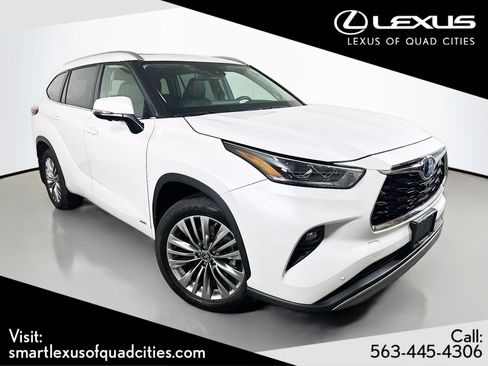 Used 2024 Toyota Highlander Platinum AWD/4WD image 1
