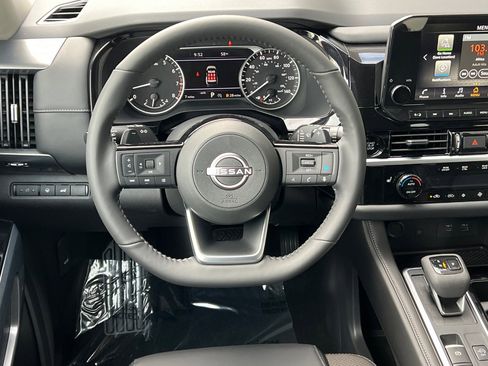 New 2025 Nissan Pathfinder SL w/ Lighting Package (N92) image 17