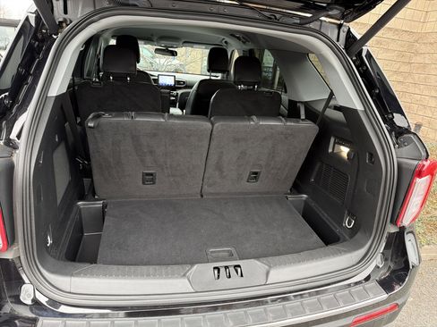 Used 2023 Ford Explorer Limited w/ Equipment Group 301A image 30