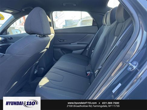 Used 2025 Hyundai Elantra SEL image 13