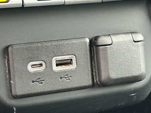 Used 2022 Chevrolet Silverado 1500 Custom w/ Safety Confidence Package image 14