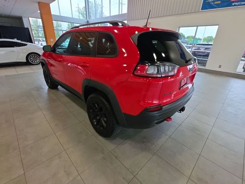 Used 2019 Jeep Cherokee Trailhawk AWD/4WD image 12