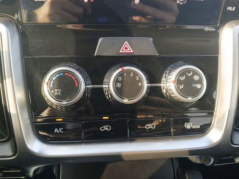 Used 2022 Kia Sorento LX image 22