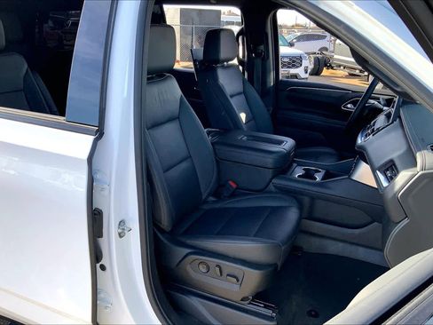 Used 2024 Chevrolet Tahoe Z71 w/ Luxury Package image 8