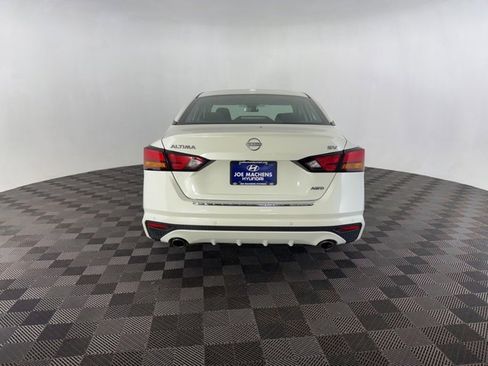 Used 2023 Nissan Altima 2.5 SV w/ SV Premium Package image 6