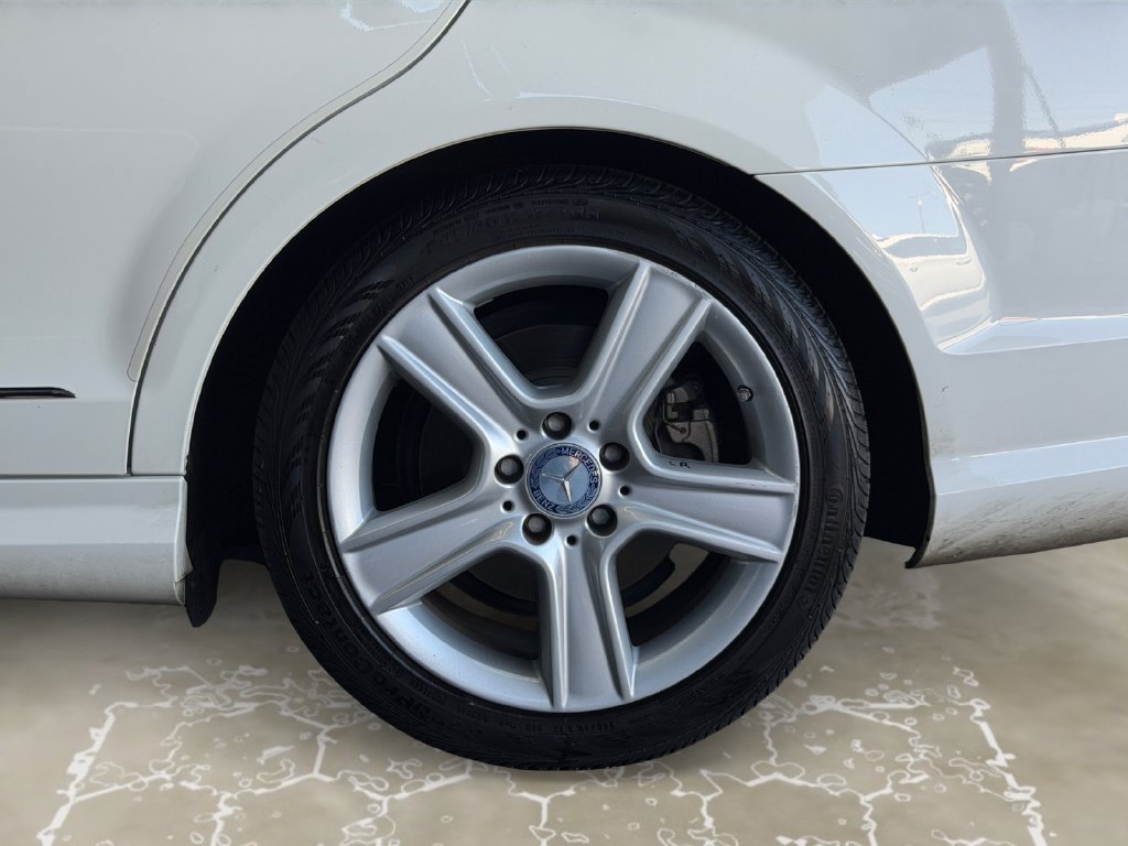 Used 2010 Mercedes-Benz C 300 Sedan w/ Multimedia Pkg image 14