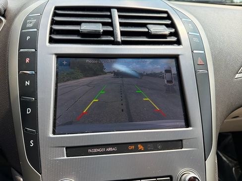 Used 2019 Lincoln MKZ Reserve FWD image 26