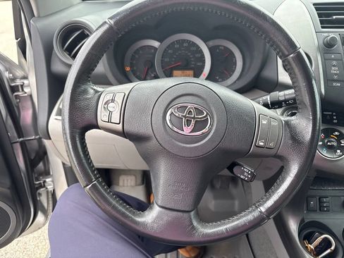 Used 2011 Toyota RAV4 Limited w/ Limited Extra Value Pkg AWD/4WD image 17