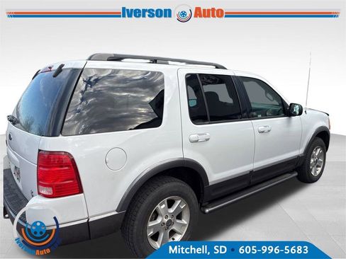 Used 2003 Ford Explorer XLT image 3