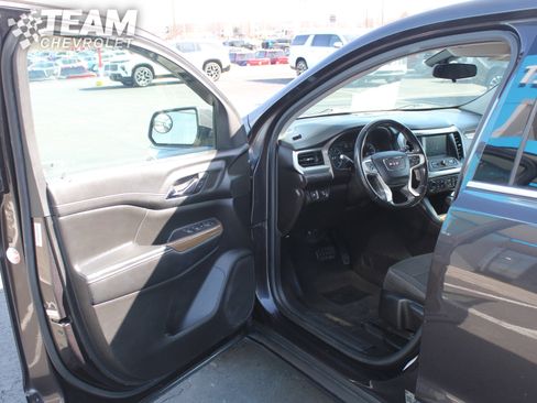 Used 2019 GMC Acadia SLE image 10