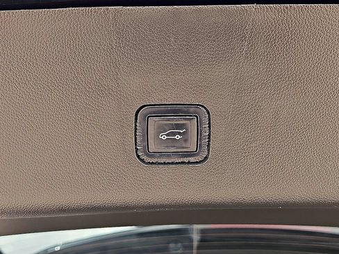 Used 2022 Chevrolet Traverse LT AWD/4WD image 15