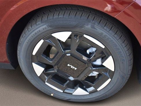 New 2026 Kia Carnival EX image 11