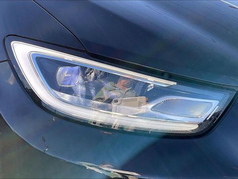 Used 2024 Chrysler Pacifica Touring-L image 26