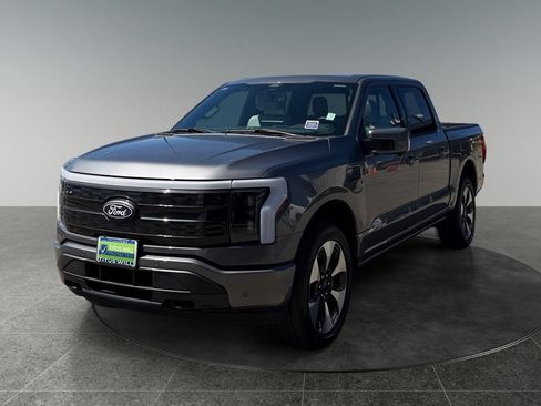 Used 2024 Ford F150 Lightning Platinum AWD/4WD image 3
