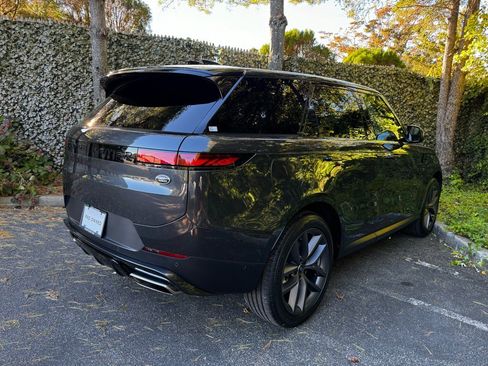 Used 2023 Land Rover Range Rover Sport SE image 7