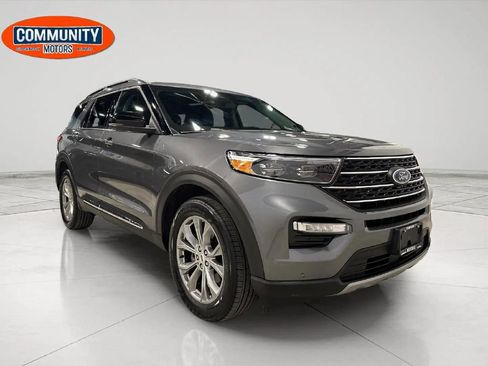 Used 2023 Ford Explorer XLT w/ Equipment Group 202A AWD/4WD image 11