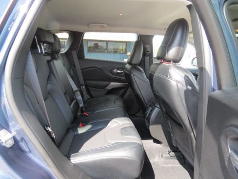 Used 2022 Jeep Cherokee Latitude Lux AWD/4WD image 8