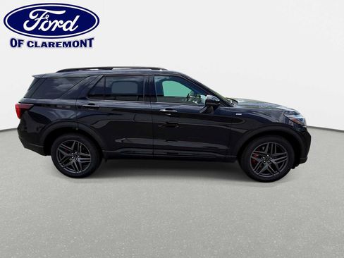 New 2026 Ford Explorer ST-Line w/ ST-Line Street Pack AWD/4WD image 9