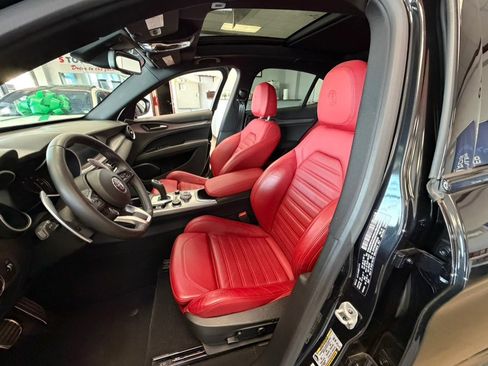 Used 2023 Alfa Romeo Stelvio Veloce AWD/4WD image 22