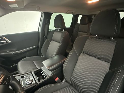 Used 2022 Mitsubishi Outlander ES image 9