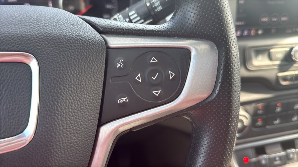 Used 2024 GMC Terrain SLE FWD image 19
