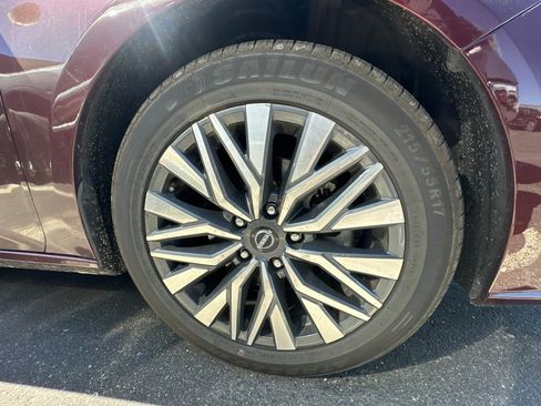 Certified 2024 Nissan Altima 2.5 SV FWD image 4