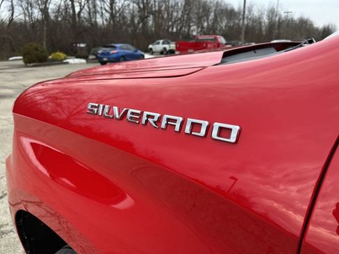 Used 2021 Chevrolet Silverado 1500 LT image 32