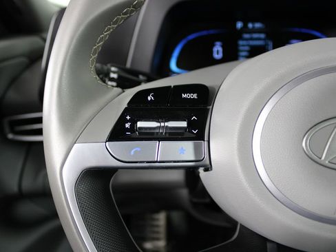 Certified 2025 Hyundai Elantra Sport image 24