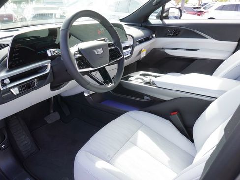 New 2025 Cadillac Lyriq Sport RWD image 17