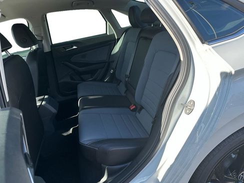 Used 2025 Volkswagen Jetta SE w/ Black Wheel Package image 7