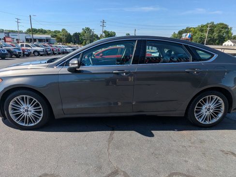 Used 2016 Ford Fusion SE w/ Equipment Group 202A AWD/4WD image 4
