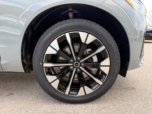 New 2026 Volvo XC60 B5 Plus w/ Protection Package Premier AWD/4WD image 7