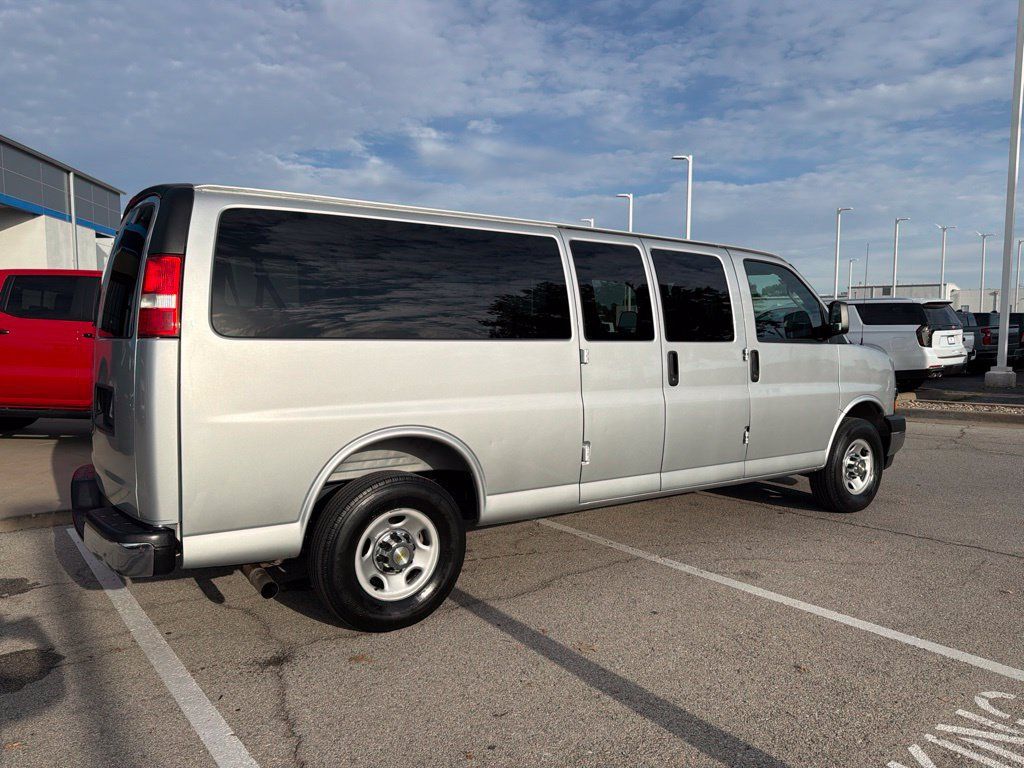 Used 2025 Chevrolet Express 3500 LT w/ LT Preferred Equipment Group RWD image 2