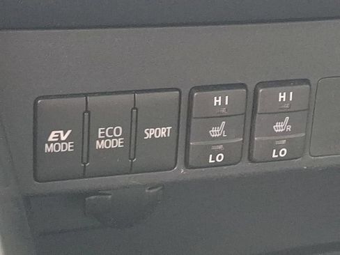 Used 2017 Toyota RAV4 Limited AWD/4WD image 27