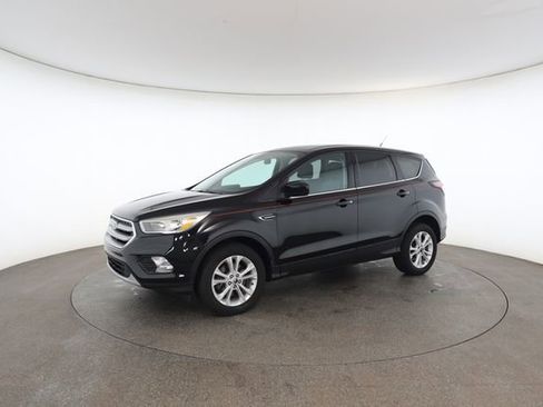Used 2017 Ford Escape SE image 4