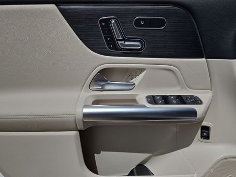 New 2025 Mercedes-Benz GLA 250 image 15