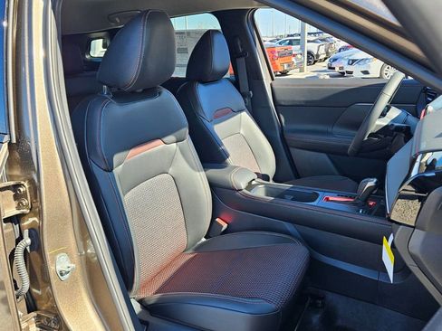 New 2026 Nissan Kicks SR FWD image 15