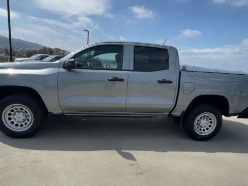 Used 2024 Chevrolet Colorado W/T image 5
