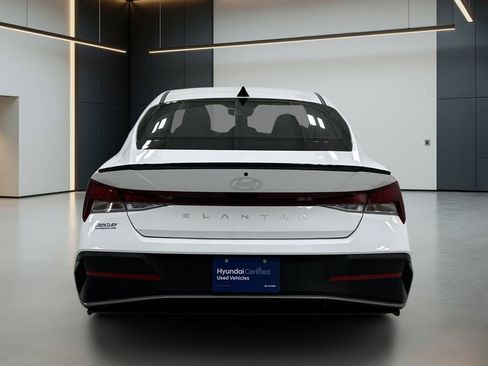 Certified 2025 Hyundai Elantra Sport FWD image 5