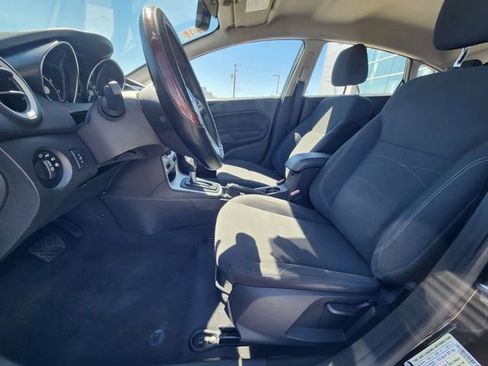 Used 2018 Ford Fiesta SE image 9