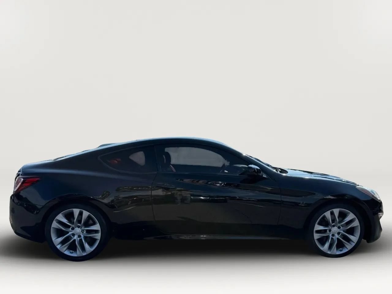 Used 2013 Hyundai Genesis 2.0T RWD image 19